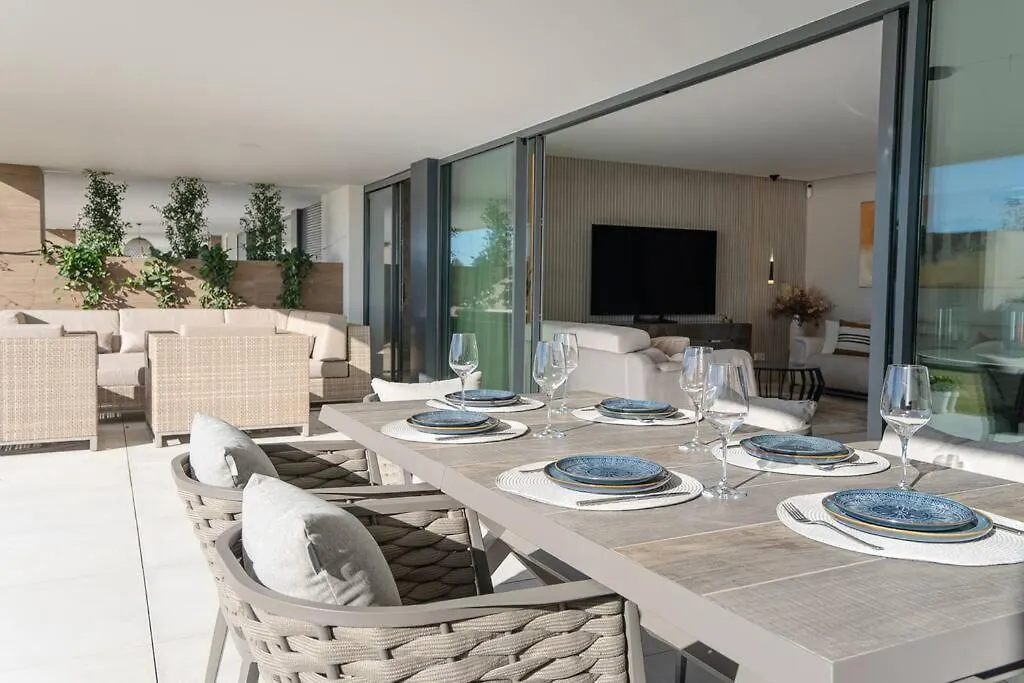 Apartment With Spectacular View In Cabopino Marbella