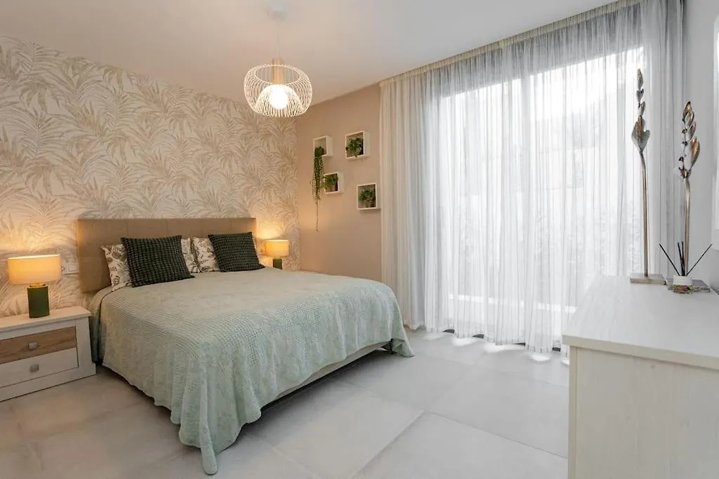 Apartment With Spectacular View In Cabopino Marbella España